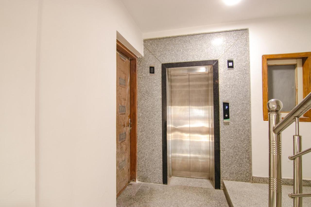 Fabhotel La Serene Bnb- Ashok Vihar New Delhi Extérieur photo